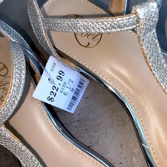 Rebel Wedge - Picture 13 of 14